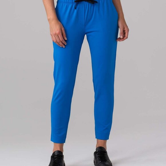 Lululemon Jet Crop Slim in Lakeside Blue size 4 - Picture 1 of 6